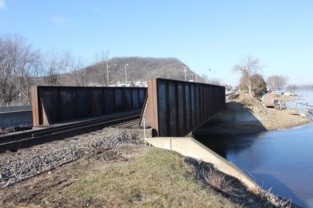 DM&E Clear Creek Bridge (Lansing)